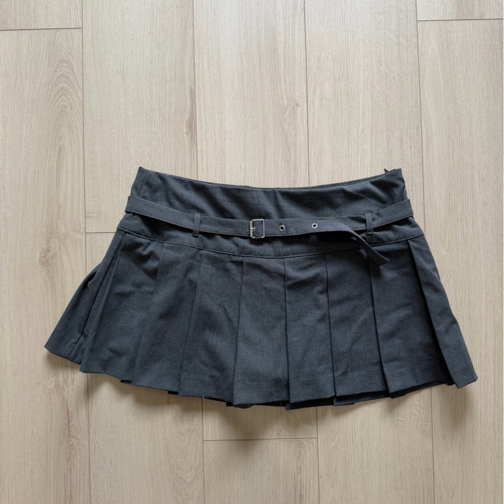 Grey mini skort